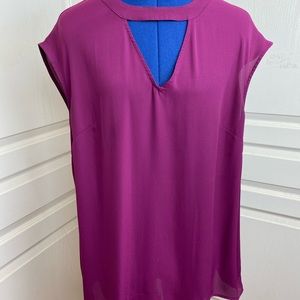 DR2 Purple Tank w/ keyhole neckline Size Large